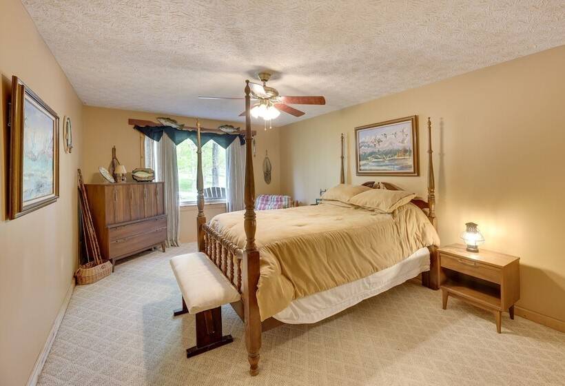 Fraziers Bottom Cabin On 800 Acres Of Land W/ Lake