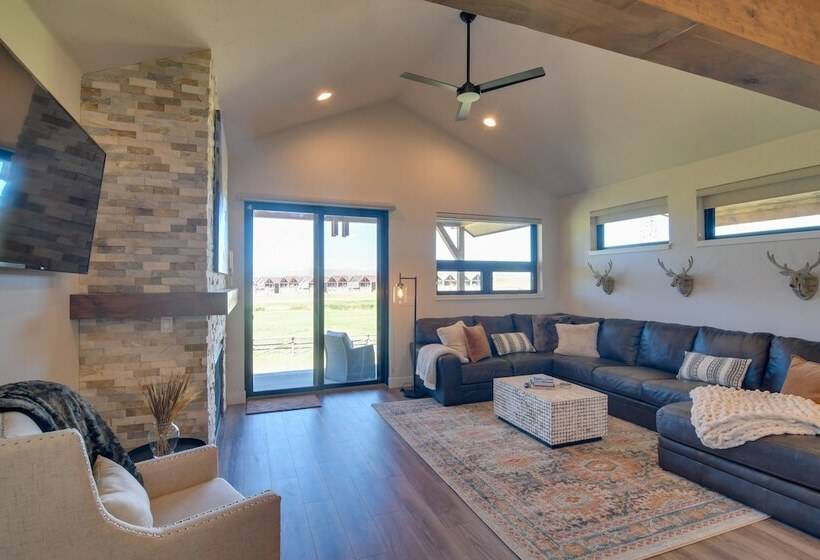 Home On Golf Course W/ Hot Tub, Near Grand Lake