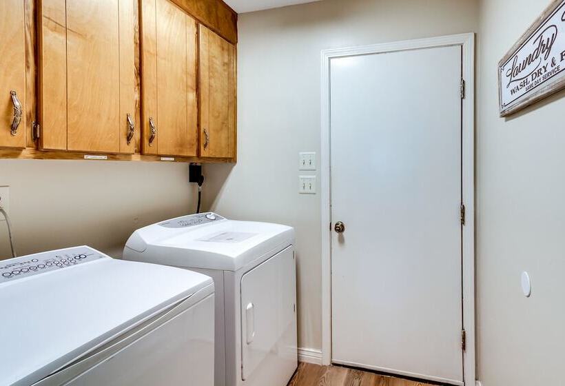 Gulf Breeze Oasis W/ Patio, Grill & Beach Chairs