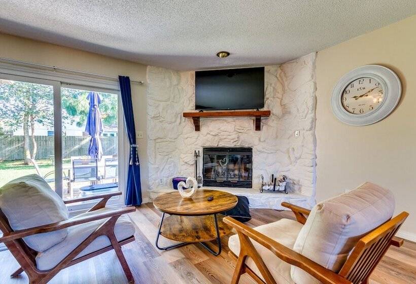 Gulf Breeze Oasis W/ Patio, Grill & Beach Chairs