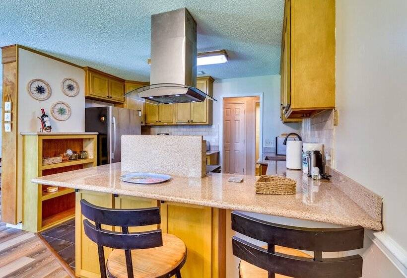 Gulf Breeze Oasis W/ Patio, Grill & Beach Chairs