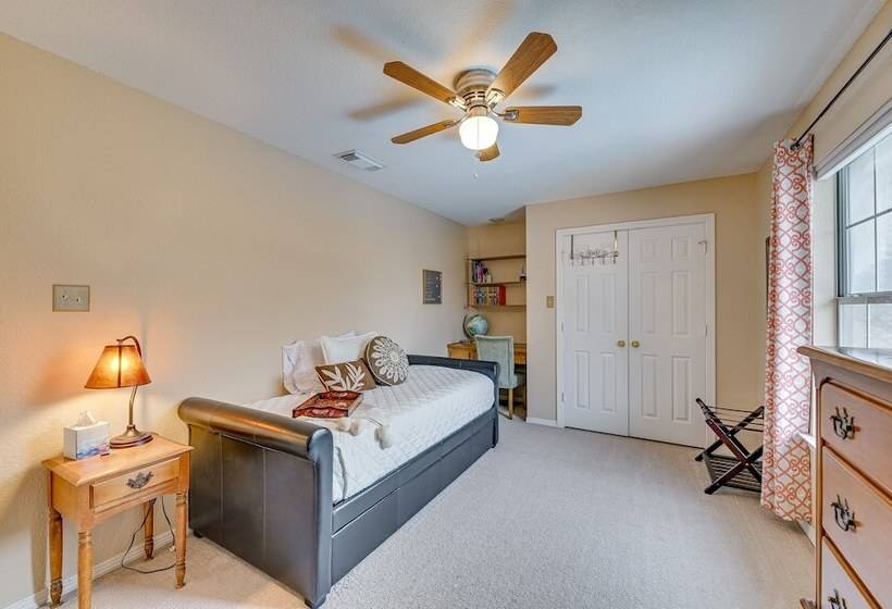 Harmony House Texas  In Carrollton: Private Pool!