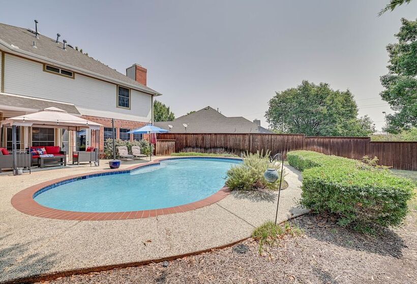 Harmony House Texas  In Carrollton: Private Pool!