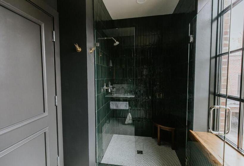 Hatchery Riverside Hotel & Event Venue