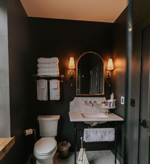 Hatchery Riverside Hotel & Event Venue