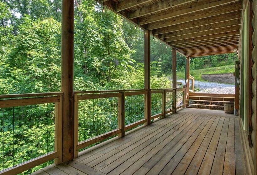 Hidden Haven Log Cabin W/ Private Hot Tub