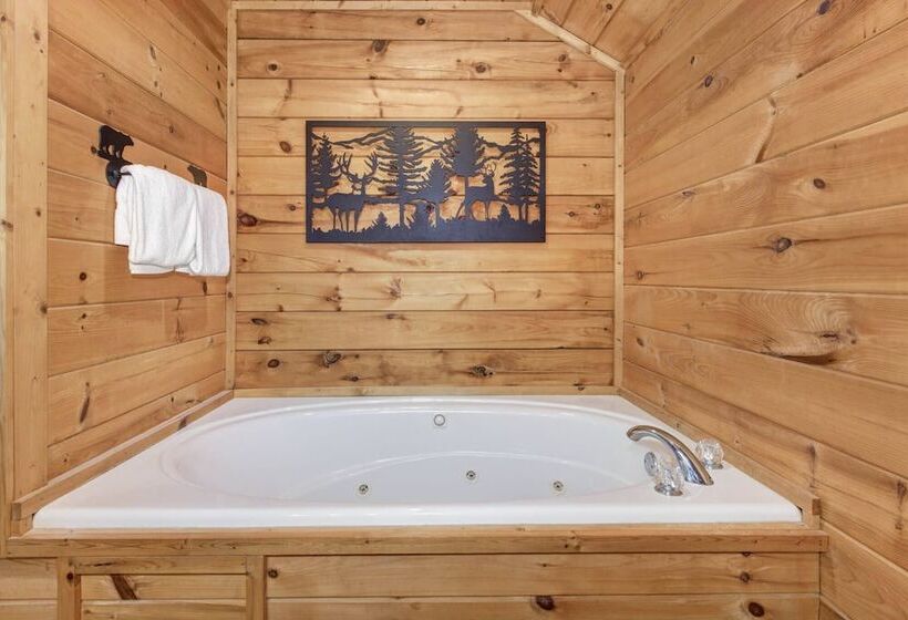 Hidden Haven Log Cabin W/ Private Hot Tub