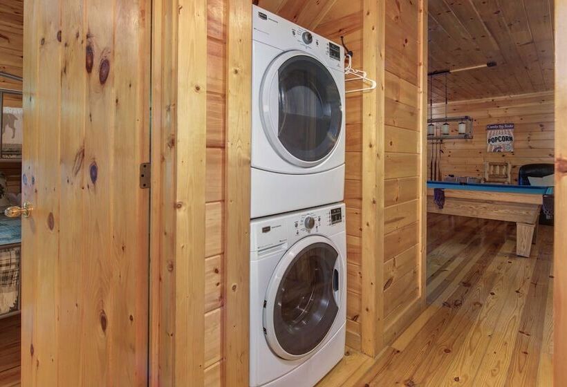 Hidden Haven Log Cabin W/ Private Hot Tub