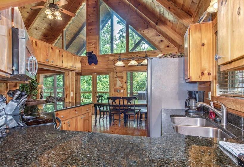 Hidden Haven Log Cabin W/ Private Hot Tub