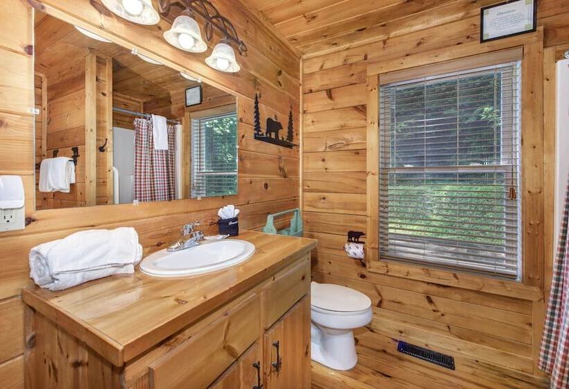 Hidden Haven Log Cabin W/ Private Hot Tub