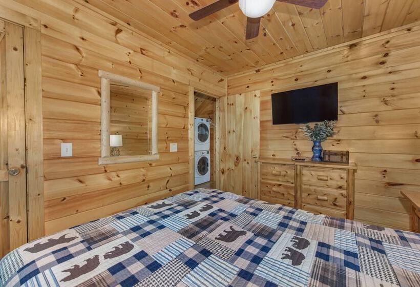 Hidden Haven Log Cabin W/ Private Hot Tub