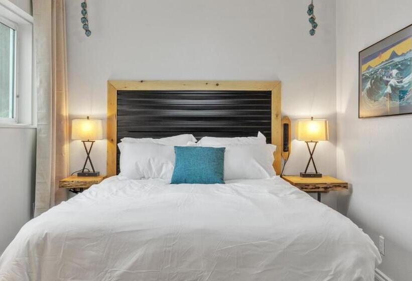 Highliner Hotel  King Suite #111 Hotel Room