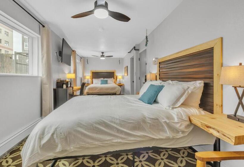 Highliner Hotel  King Suite #111 Hotel Room