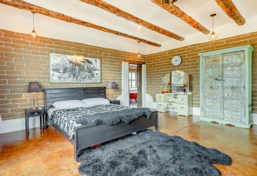 Historic Adobe Los Cerrillos Home W/ Mountain View