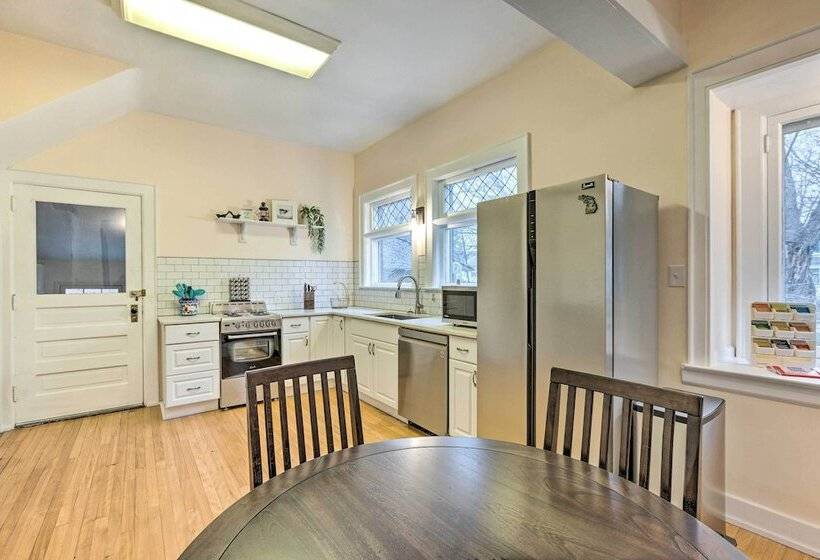 Historic Cadillac Home: Walk To Lake & Downtown!