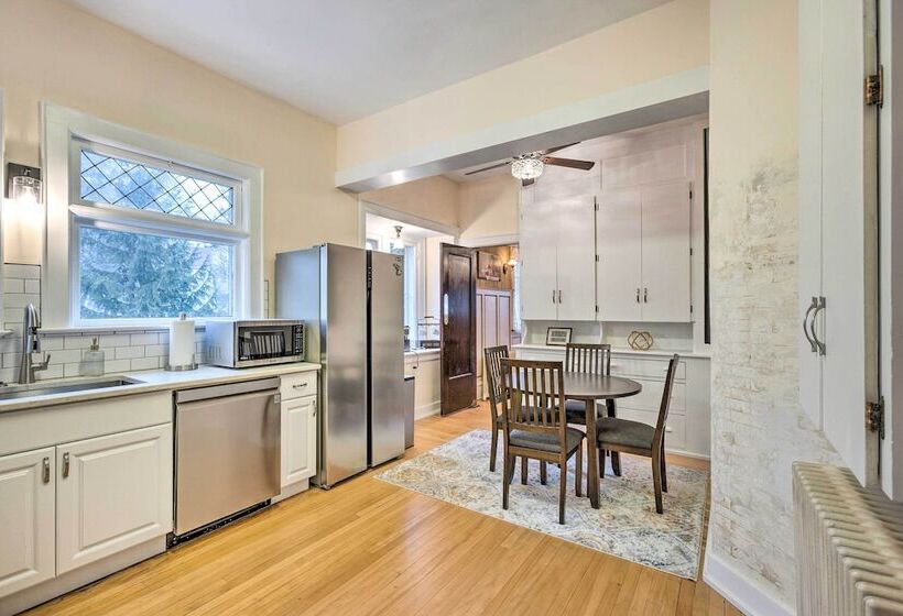 Historic Cadillac Home: Walk To Lake & Downtown!