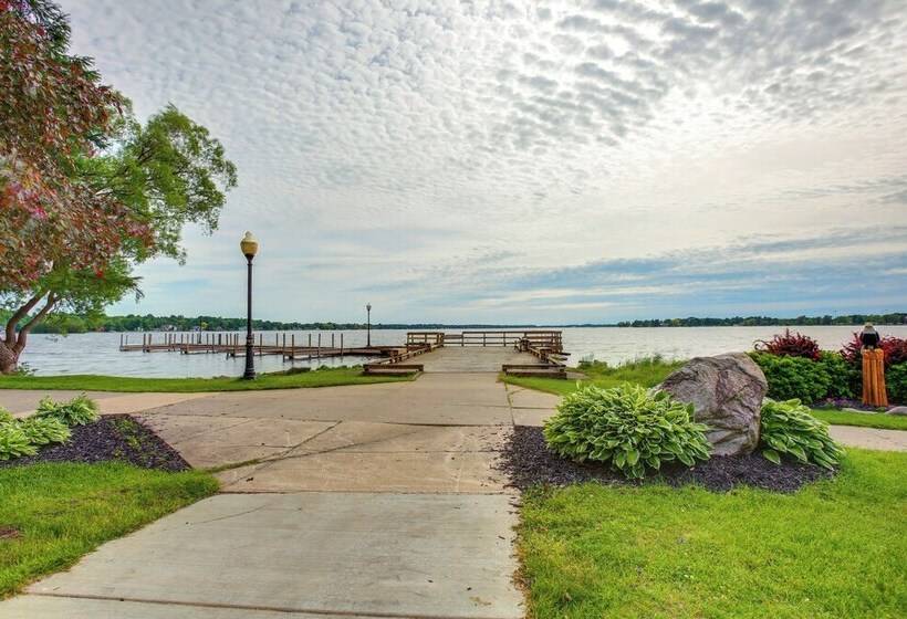 Historic Cadillac Home: Walk To Lake & Downtown!