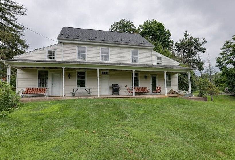 Historic Erwinna Vacation Home Near Delaware River