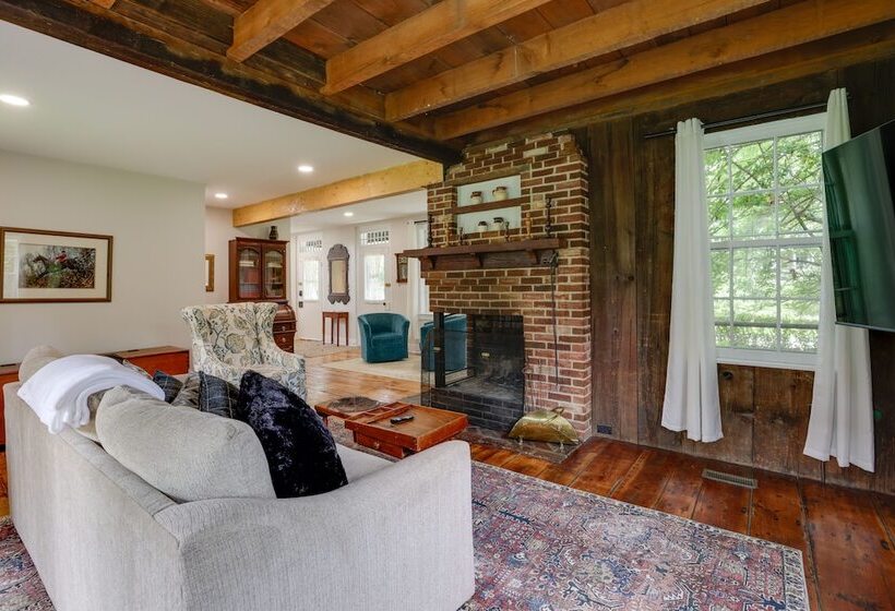 Historic Erwinna Vacation Home Near Delaware River