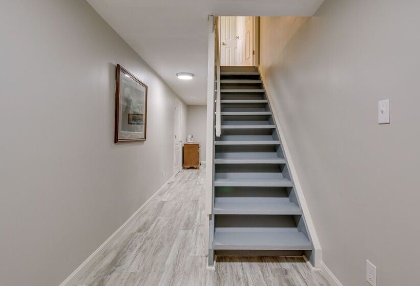 Home W/ Hot Tub + Deck ~ 3 Mi To Ark Encounter!