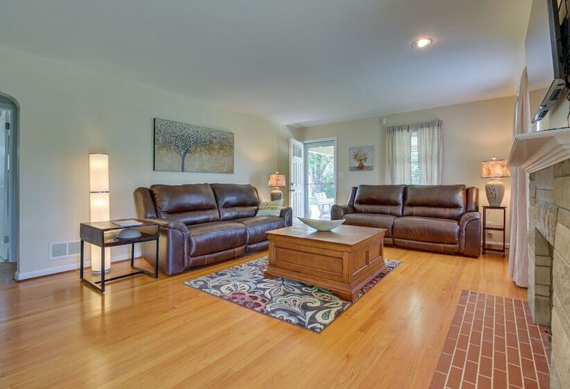 Home W/ Hot Tub + Deck ~ 3 Mi To Ark Encounter!