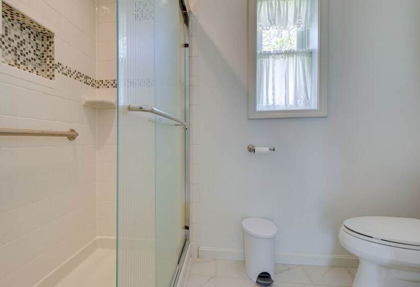 Home W/ Hot Tub + Deck ~ 3 Mi To Ark Encounter!