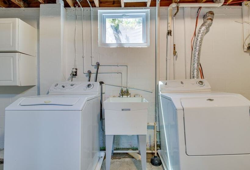 Home W/ Hot Tub + Deck ~ 3 Mi To Ark Encounter!