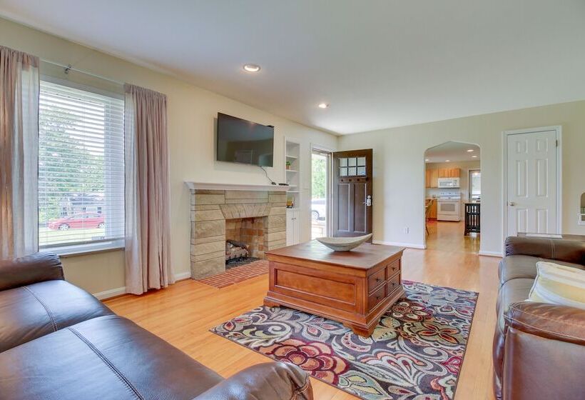 Home W/ Hot Tub + Deck ~ 3 Mi To Ark Encounter!