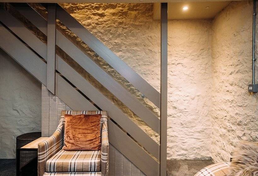 פונדק Assherton Arms