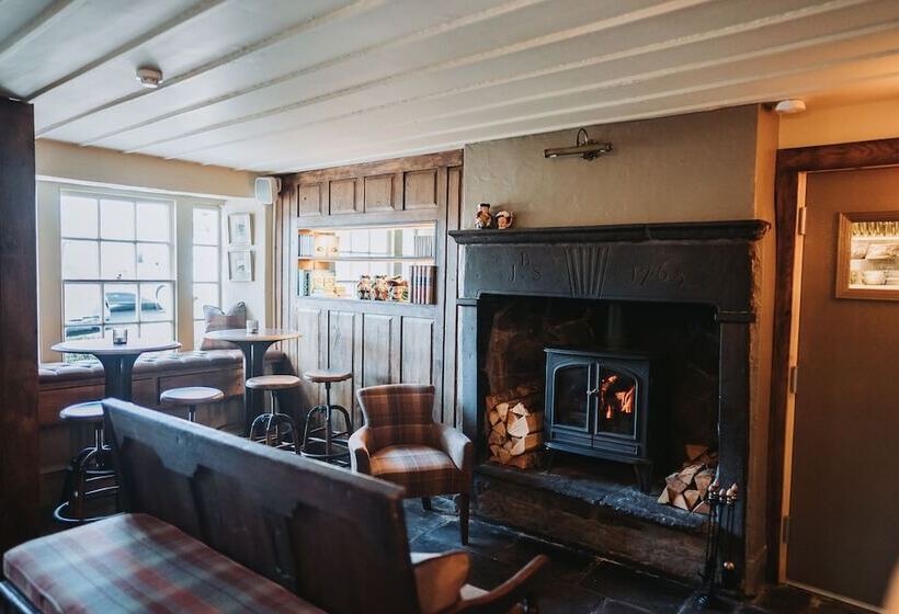 פונדק Assherton Arms