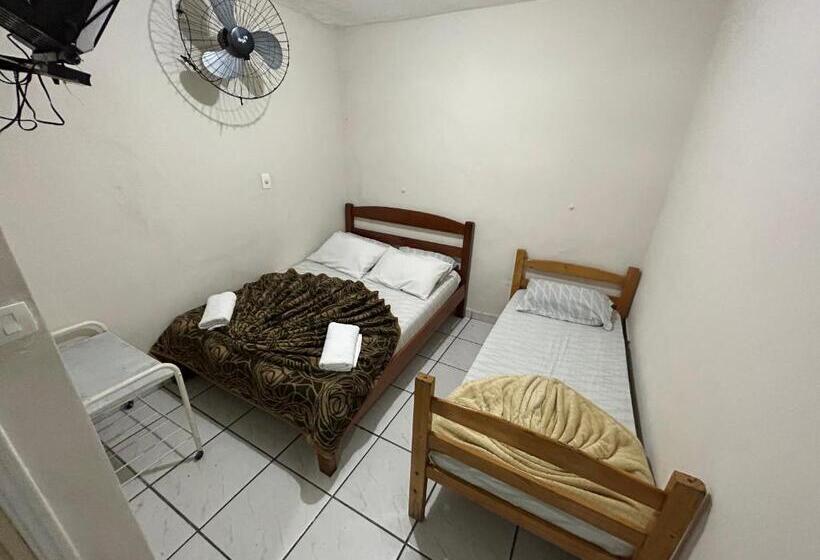 簡易ホテル Pousada Da Praia