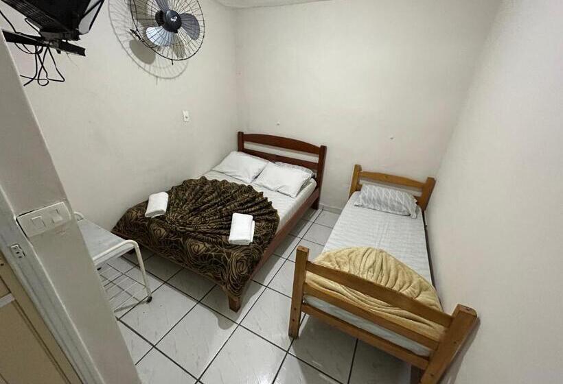 簡易ホテル Pousada Da Praia