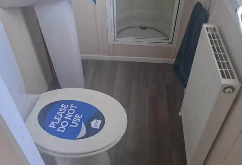 Отель 192 Rickardos Holiday Lets