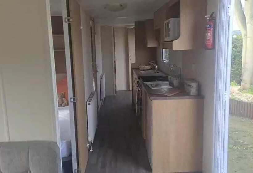 Отель 192 Rickardos Holiday Lets