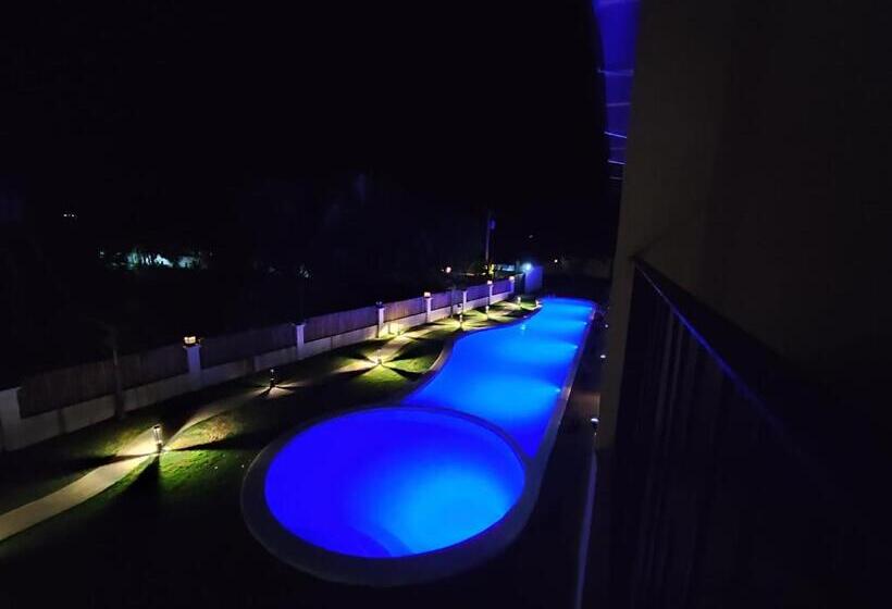 هتل Abraham Bohol