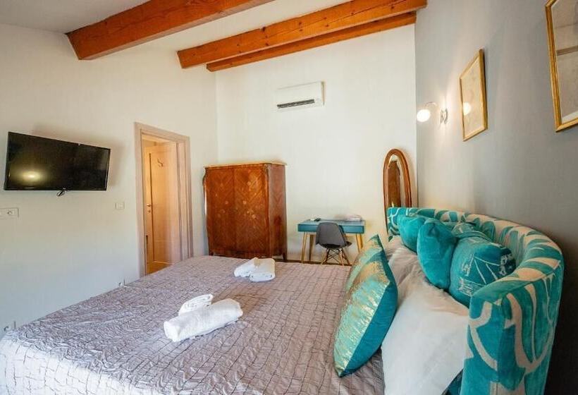 Отель Auberge U N Antru Versu