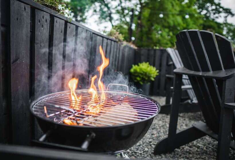 בית מלון כפרי Black Knowe, Luxury Glamping Pods, Ballycastle