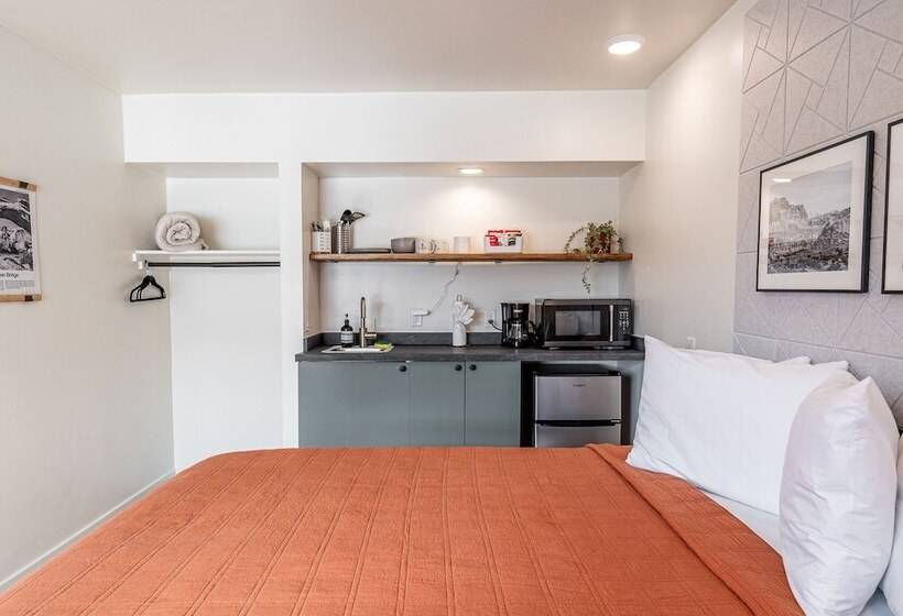 Отель Casitas At Capitol Reef