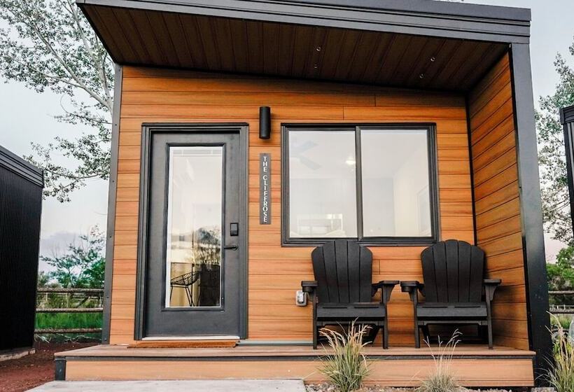 Отель Casitas At Capitol Reef