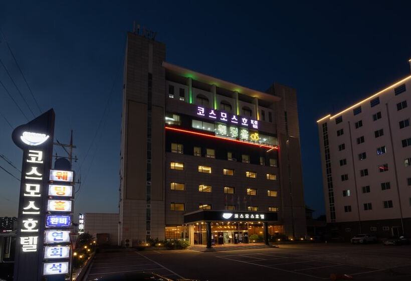 בית מלון כפרי Cosmos