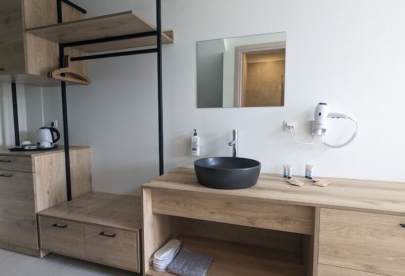 בית מלון כפרי Costa Ionica Mytikas Seaside