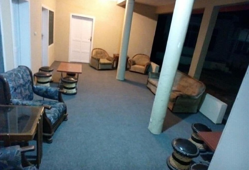 Отель Cross Roads