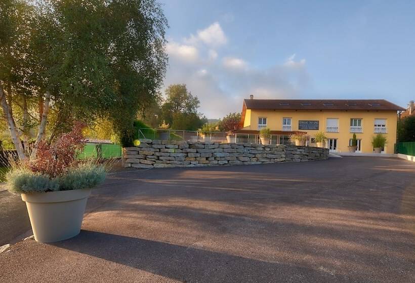 Отель Domaine Chloe Du Lac