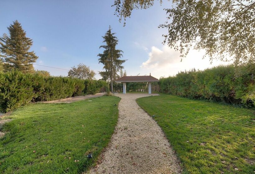 Отель Domaine Chloe Du Lac