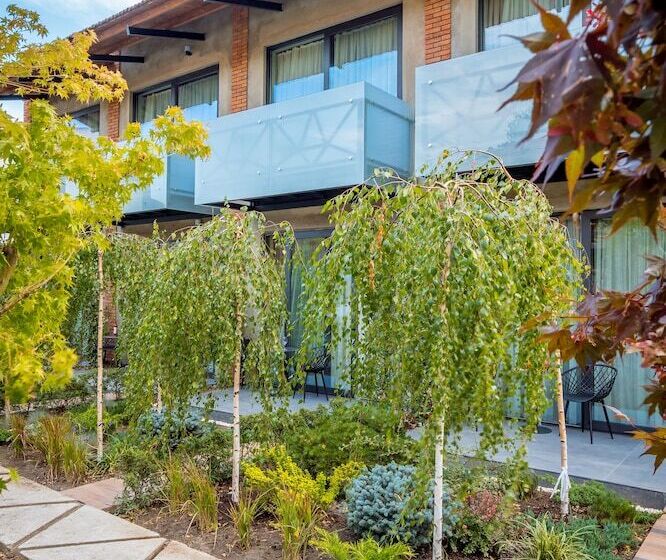 هتل Giuaani Winery