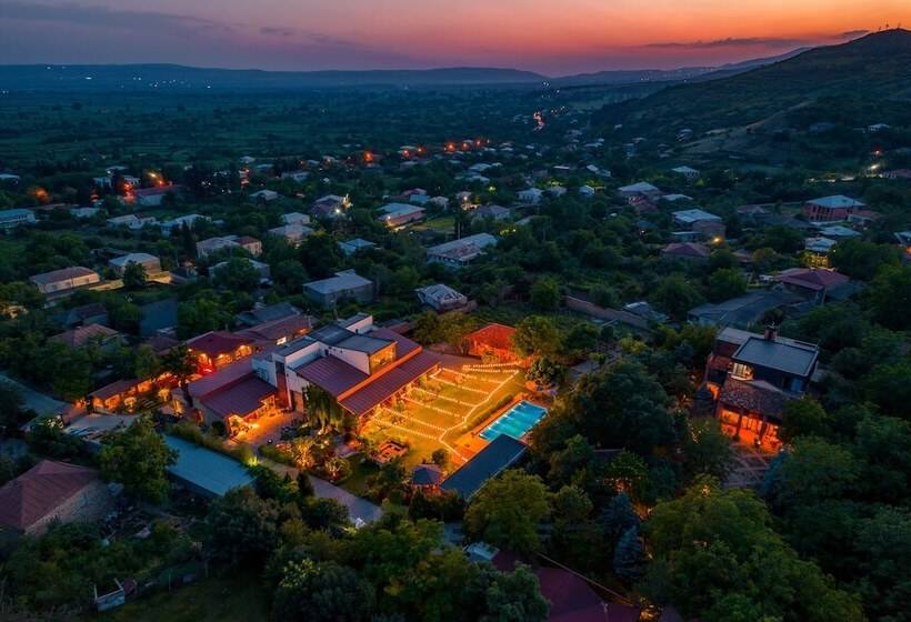 هتل Giuaani Winery