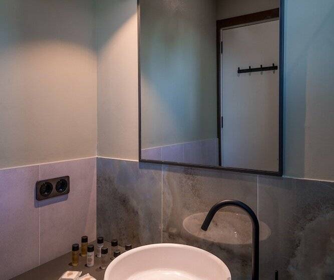 هتل Giuaani Winery