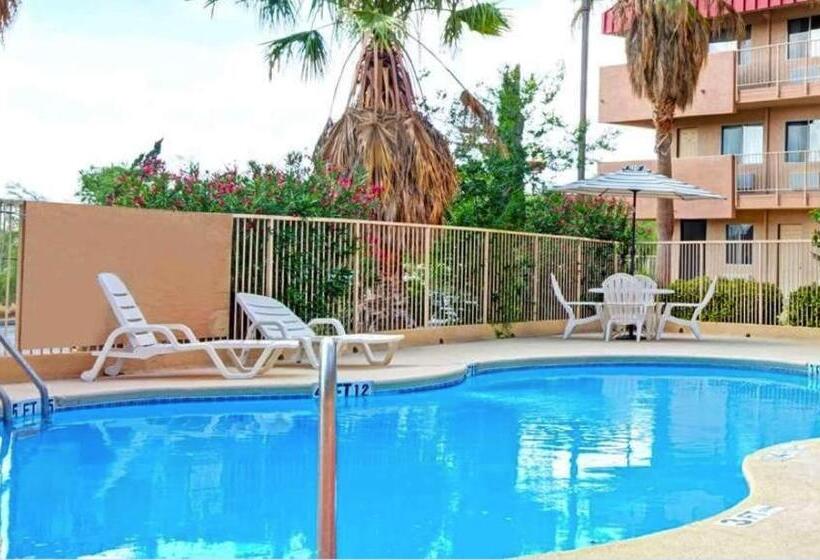 בית מלון כפרי Go2 Inn & Suites By Relianse