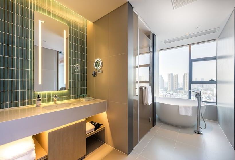 בית מלון כפרי Holiday Inn Express Heze City Center By Ihg