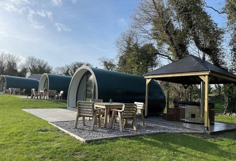 Отель Kinelarty Luxury Glamping Pods Downpatrick